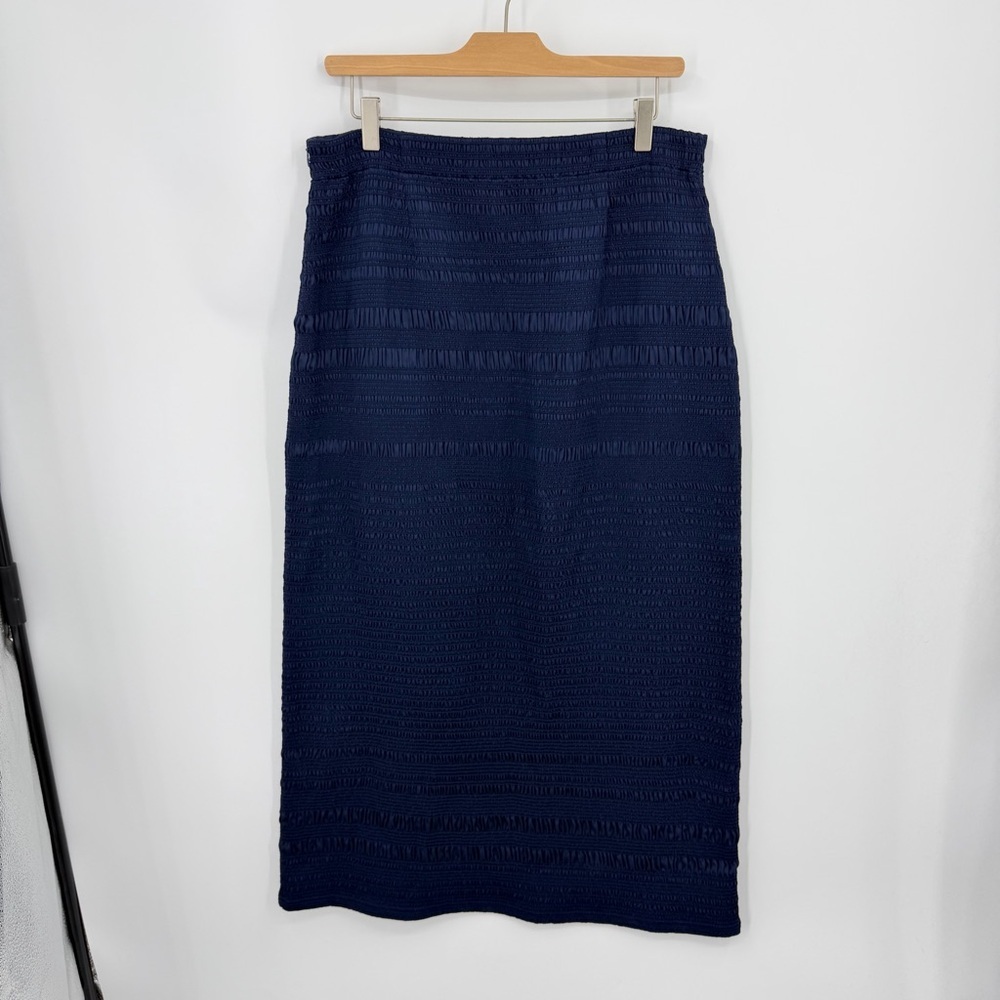 Lafayette 148 New York shirred‎ crepe de chine midi skirt in midnight blue sz L